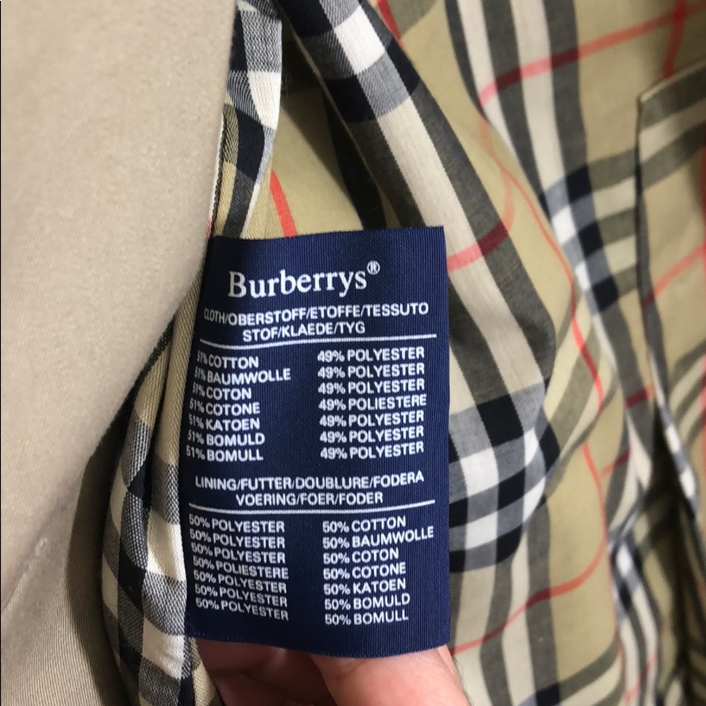 Burberry Beige Trench Coat with Classic Check Lining - Picture 6 of 12